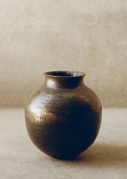 Jacob Marks Pine Resin Vessel | Black