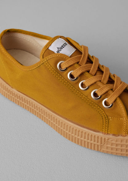 Novesta Star Master Waxed Cotton Plimsolls | Cumin